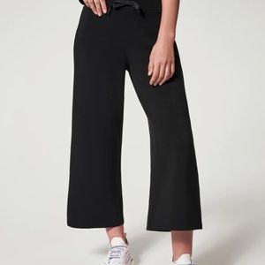 Spanx AirEssentials Cropped Wide Leg Pant